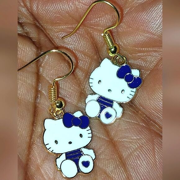 Whimsical character kitty dangle earrings for girls and women - Picture 3 of 7